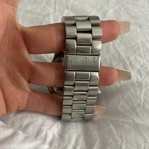 Michael Kors Watch - Picture 2 of 3